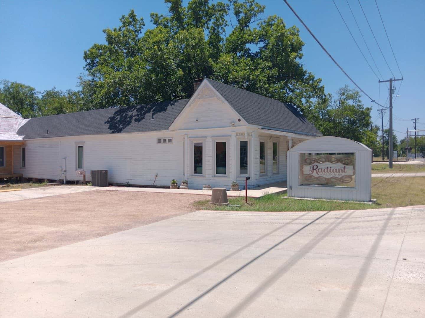 Radiant Salon & Spa — Hair Salons & Barbers photo 1 of 5