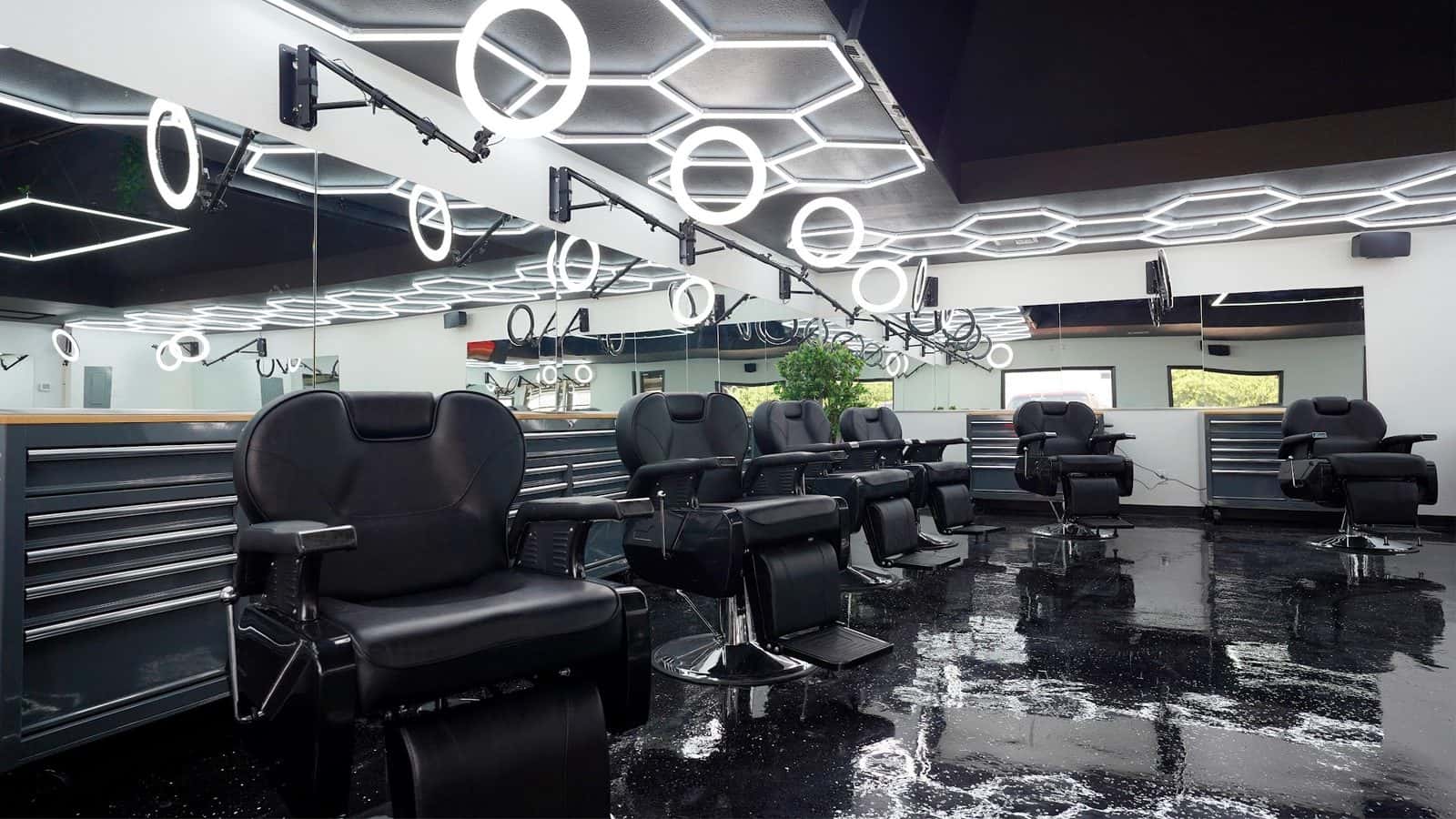 Marcuts The Barber — Hair Salons & Barbers photo 2 of 5