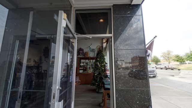 74 Man Store