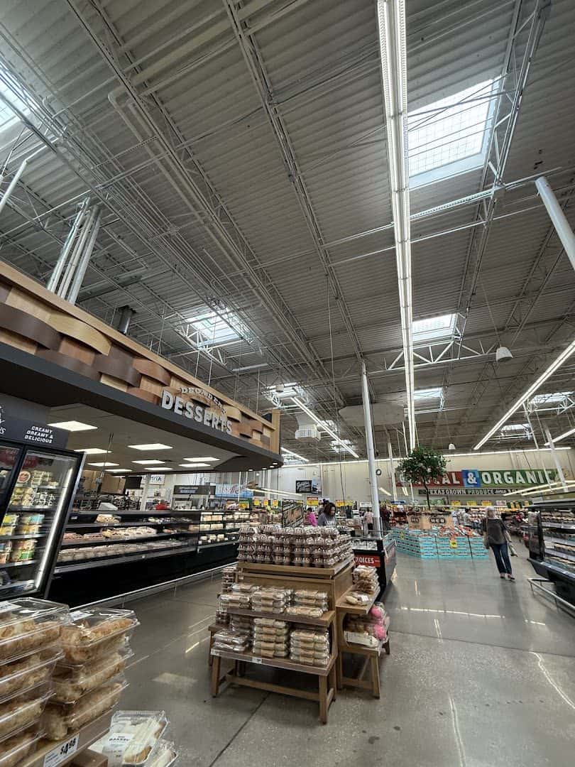 H-E-B plus! — Retail & Boutiques photo 3 of 5