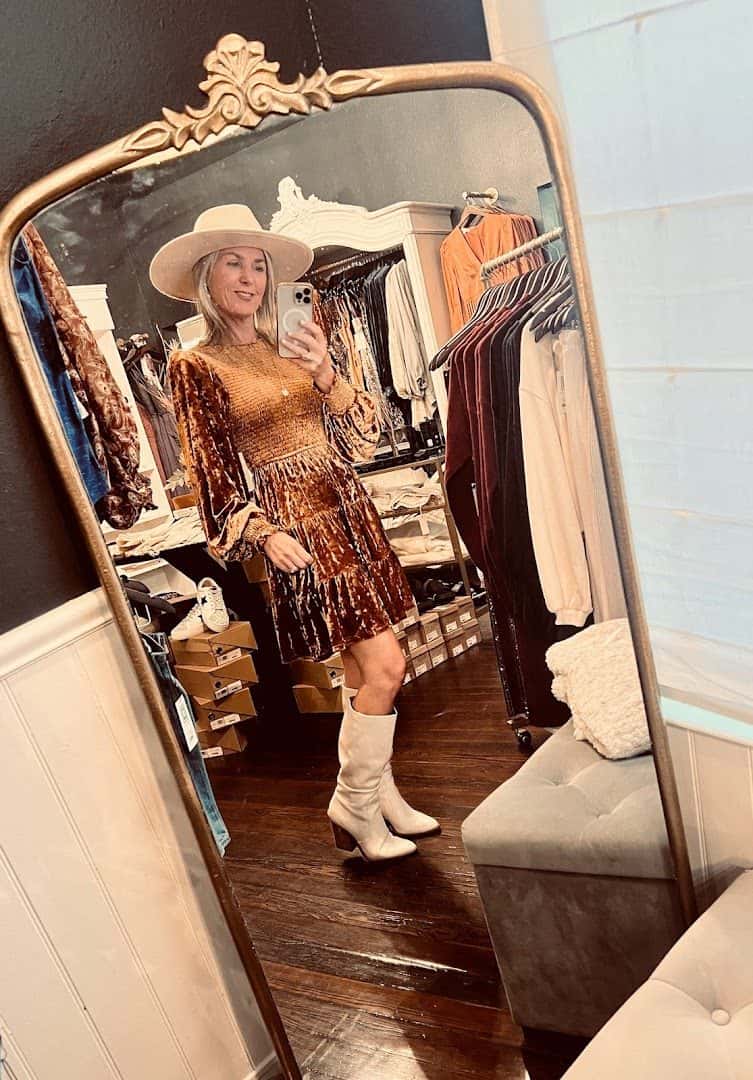 Ash & Crown Boutique — Retail & Boutiques photo 3 of 5