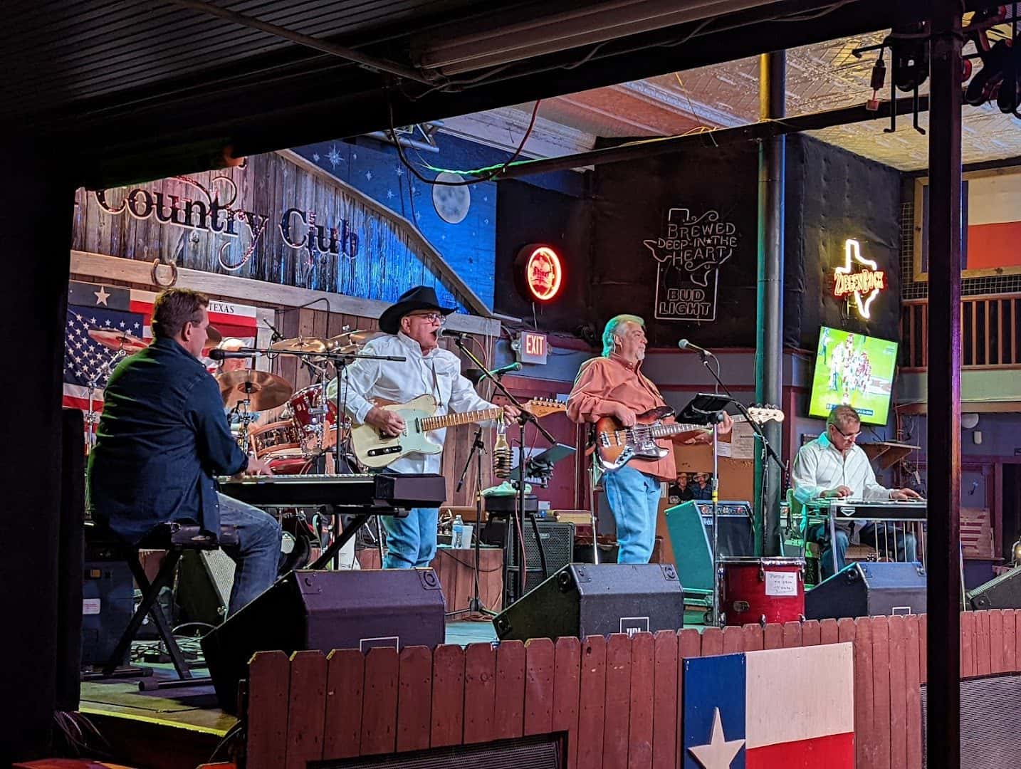 Cotton Country Club — Restaurants photo 3 of 5