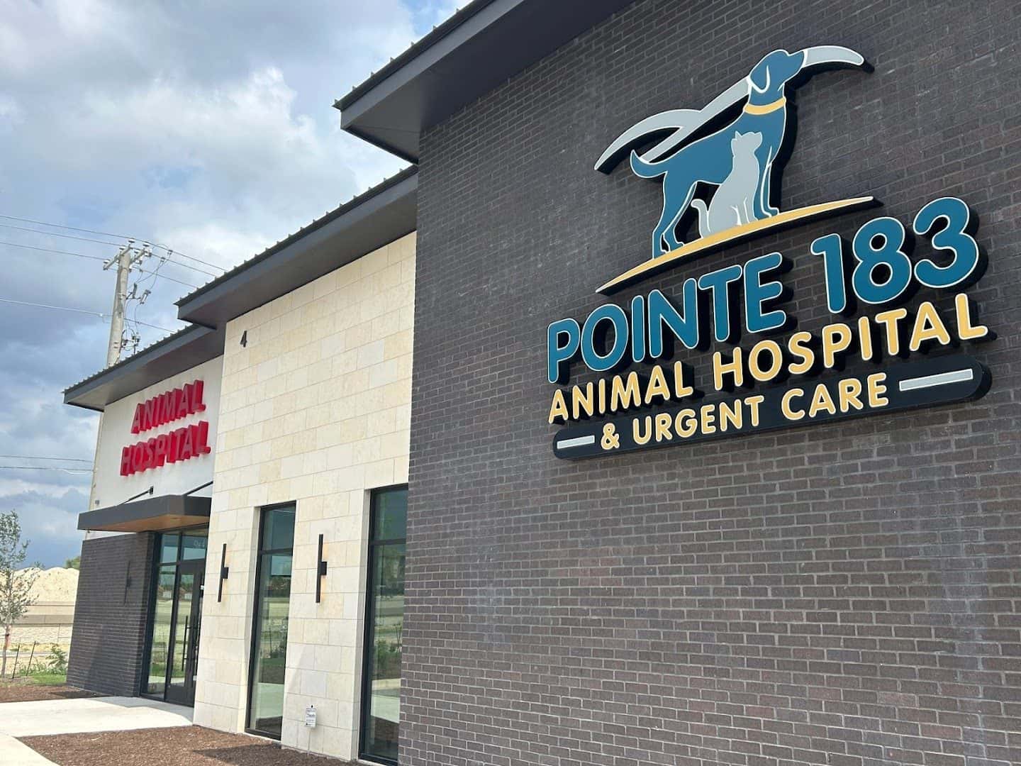 Pointe 183 Animal Hospital & Urgent Care — Pet Services photo 3 of 5