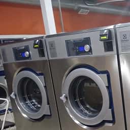 Spin and Shine Georgetown Laundromat