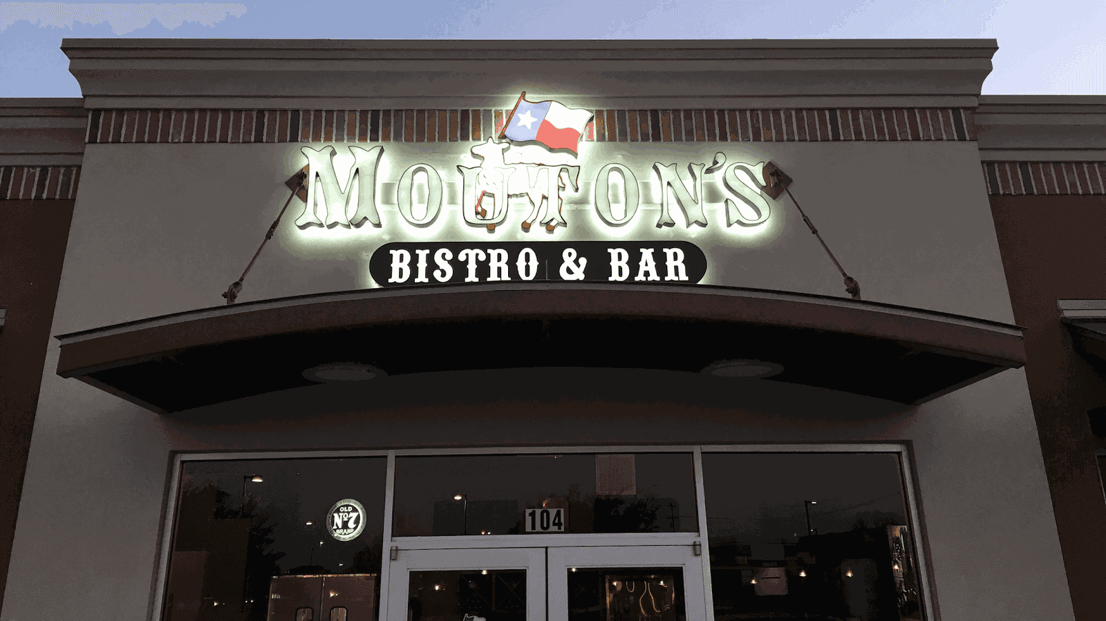 Mouton's Bistro & Bar — Restaurants photo 1 of 5