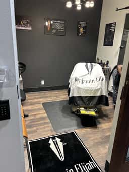 The Gentleman’s Barber ( Benjamin Elijah)