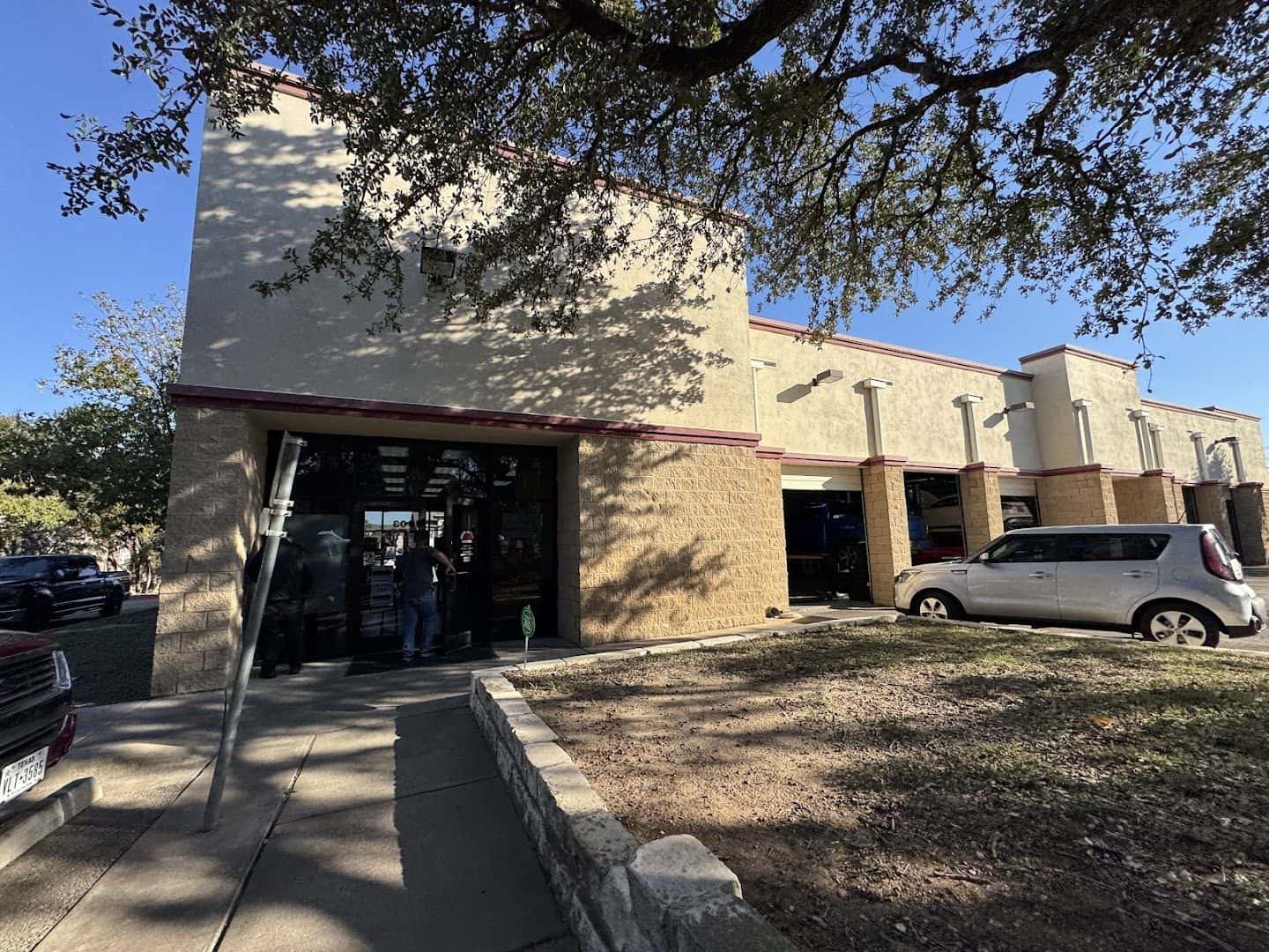 Sun Auto Service — Auto Services photo 1 of 5