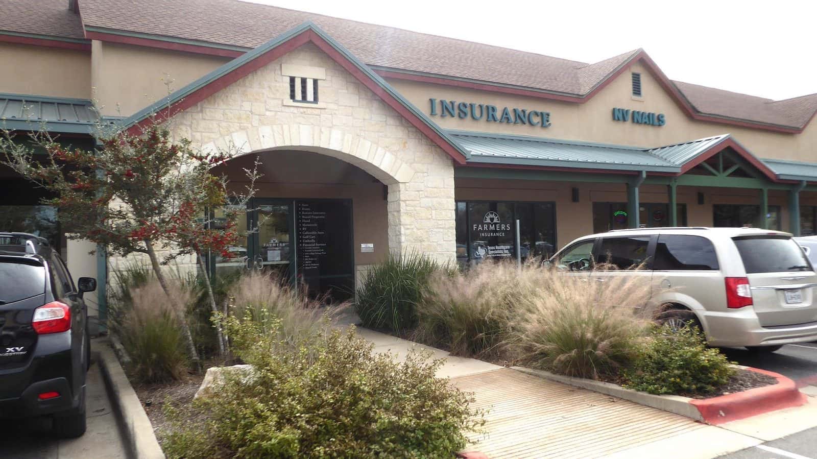 Farmers Insurance - Lauren Doering — Insurance Agents photo 2 of 5