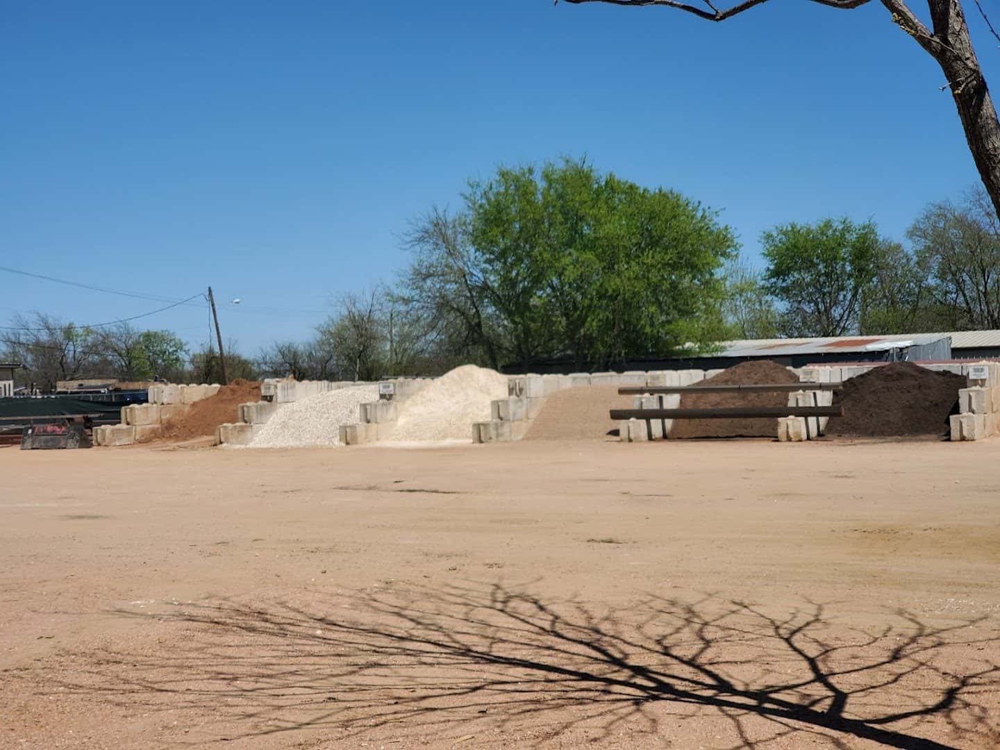 Hutto Feed & Landscape Supplies — Pet Services photo 3 of 5