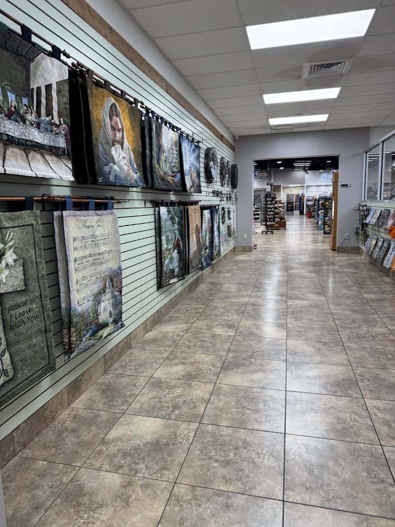 Flying J Dealer — Retail & Boutiques photo 3 of 5