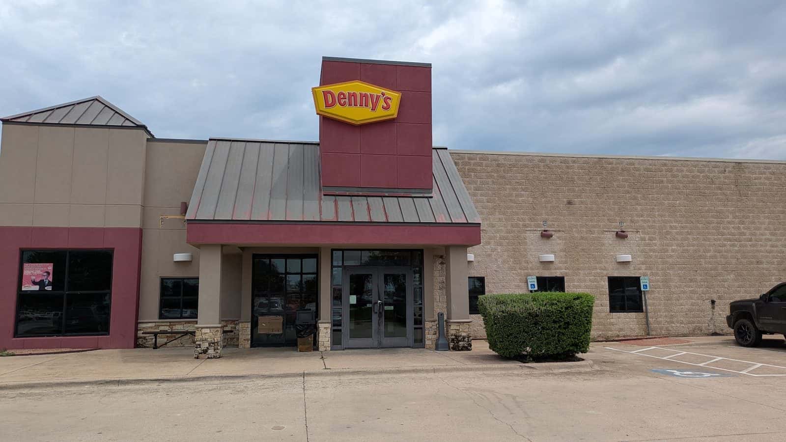 Denny's Restaurant — Restaurants photo 1 of 5