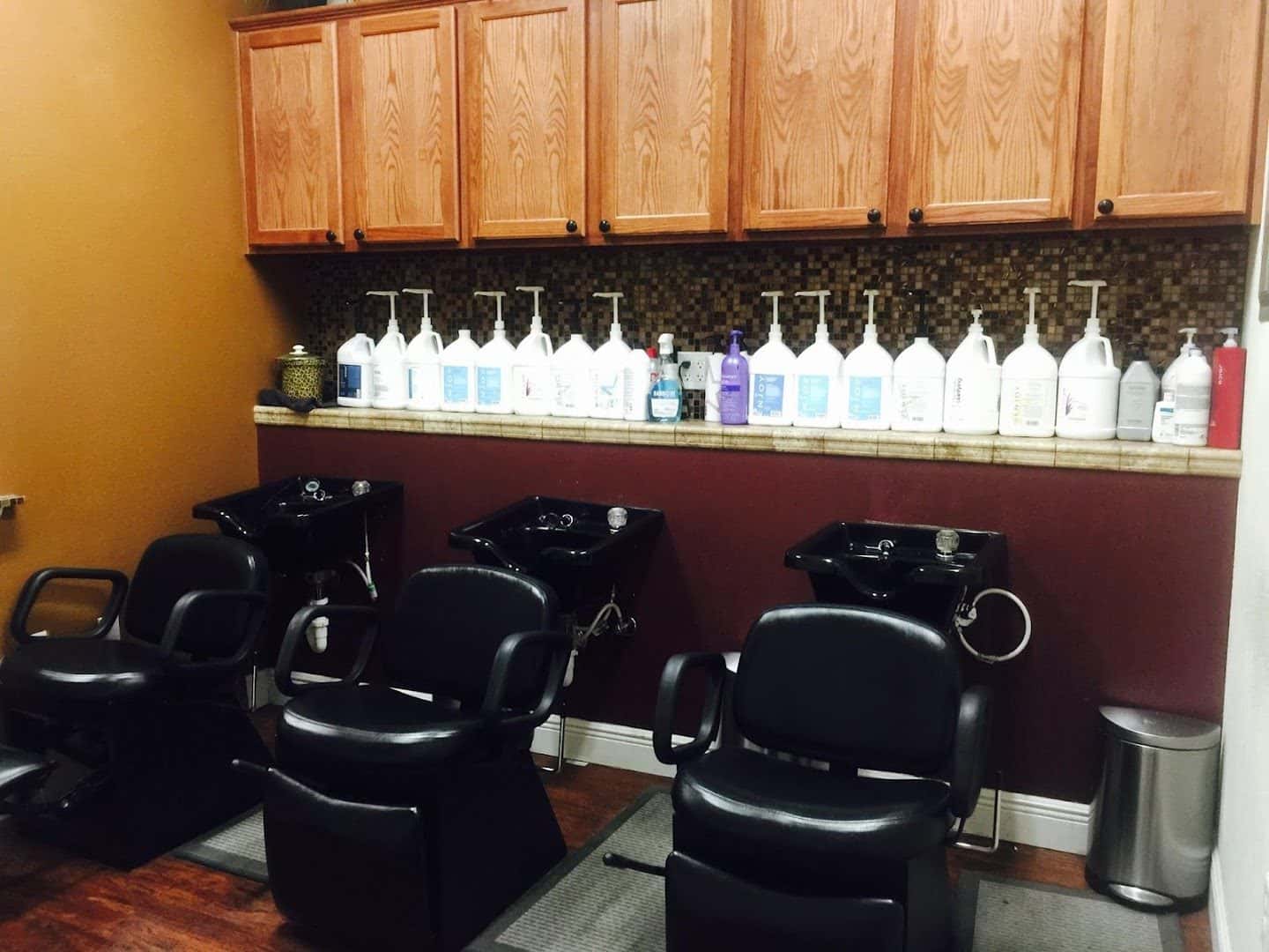 Salon D'Mari — Hair Salons & Barbers photo 2 of 5