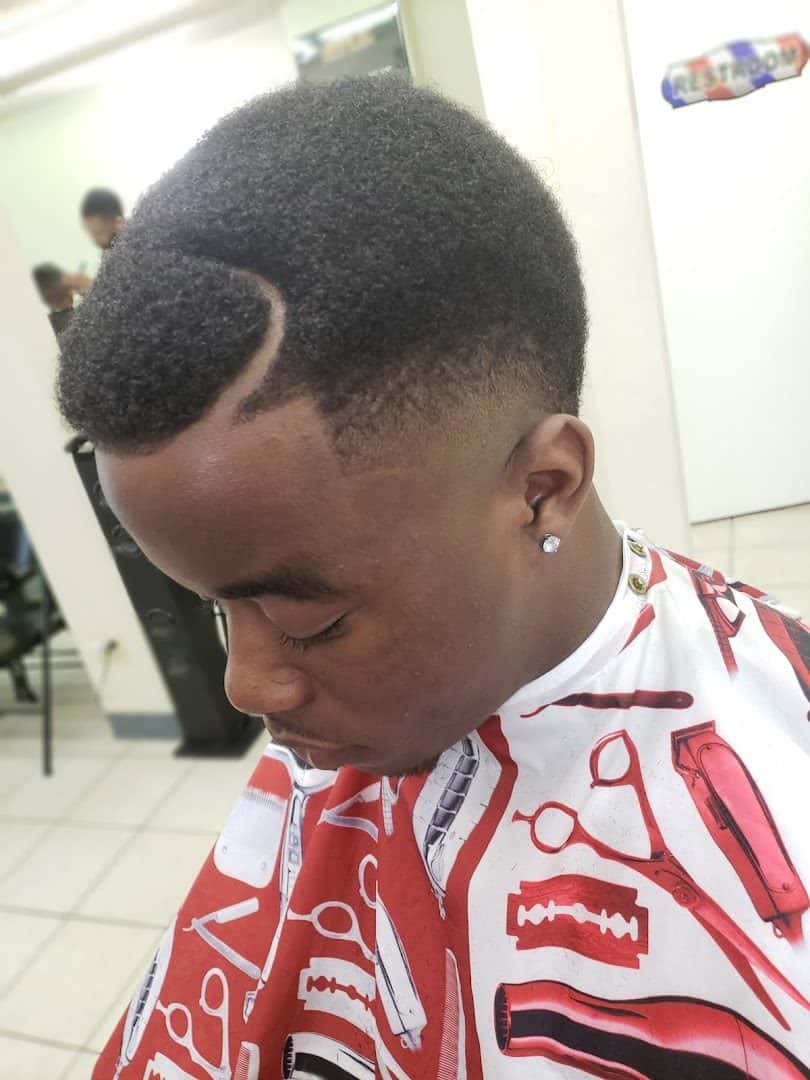 Headz up barber studio — Hair Salons & Barbers photo 2 of 5
