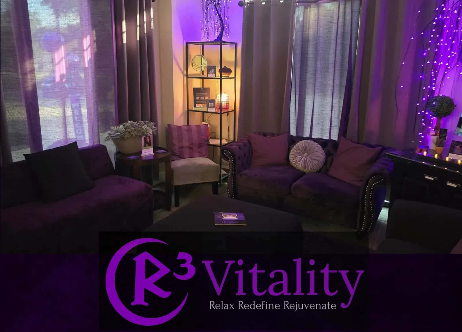 R3 Lounge with Logo
