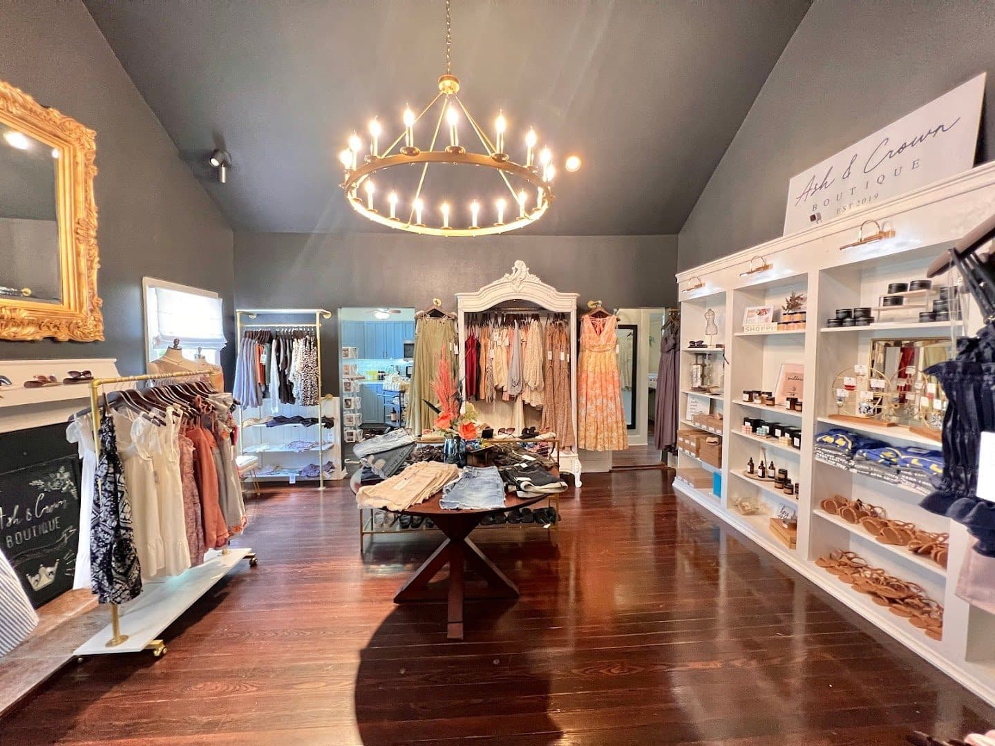 Ash & Crown Boutique — Retail & Boutiques photo 1 of 5