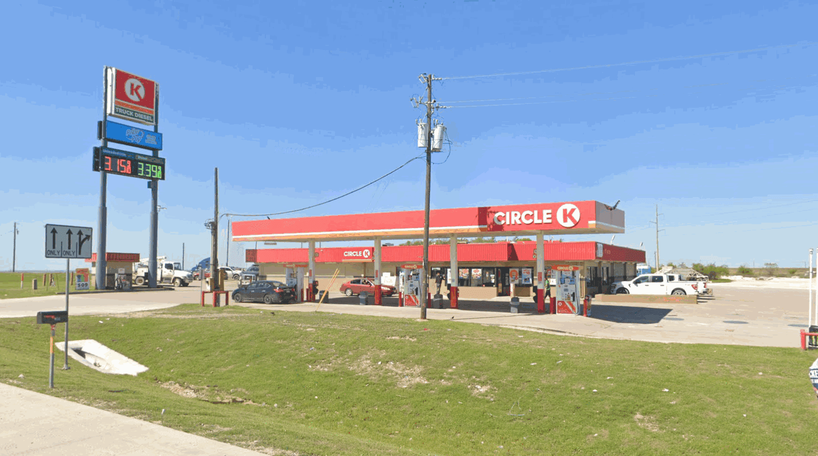 Circle K — Retail & Boutiques photo 1 of 5