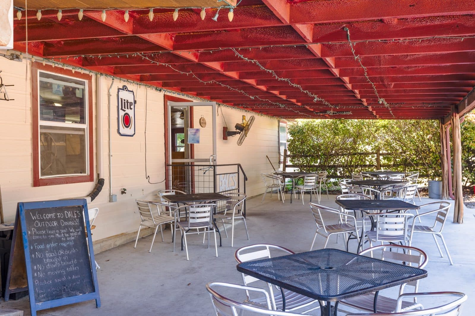 Dale's Essenhaus — Restaurants photo 1 of 5