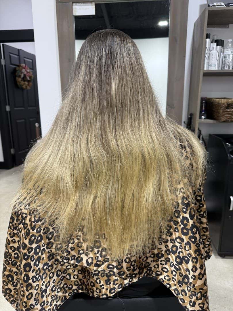 Turning Heads Salon — Hair Salons & Barbers photo 2 of 5