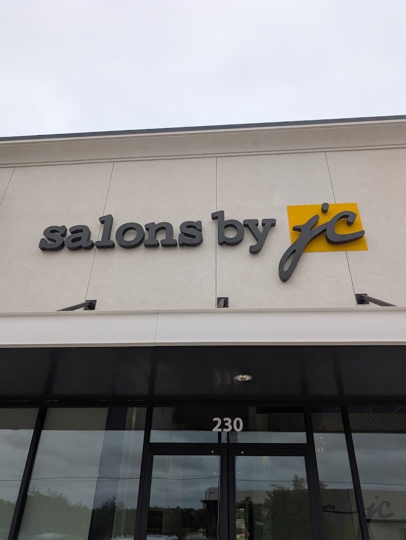 Modern Chivalry Men's Hair Studio — Hair Salons & Barbers photo 1 of 5