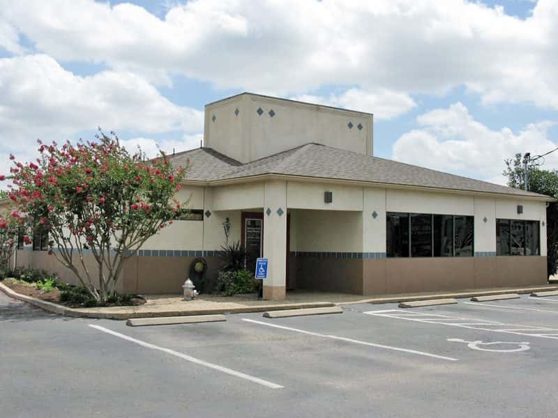 Buttercup Veterinary Hospital — Pet Services photo 3 of 5