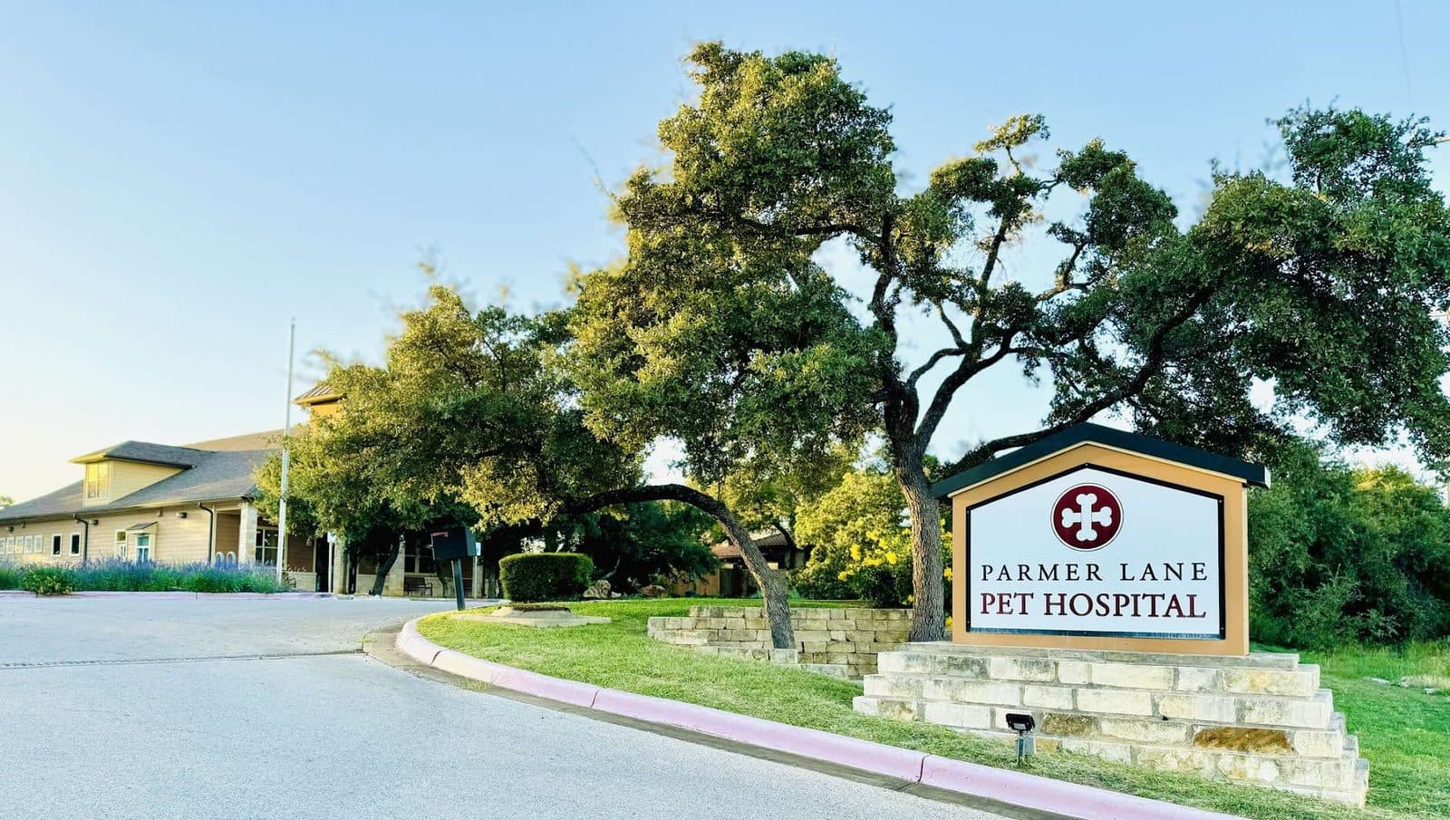Parmer Lane Pet Hospital — Pet Services photo 1 of 5
