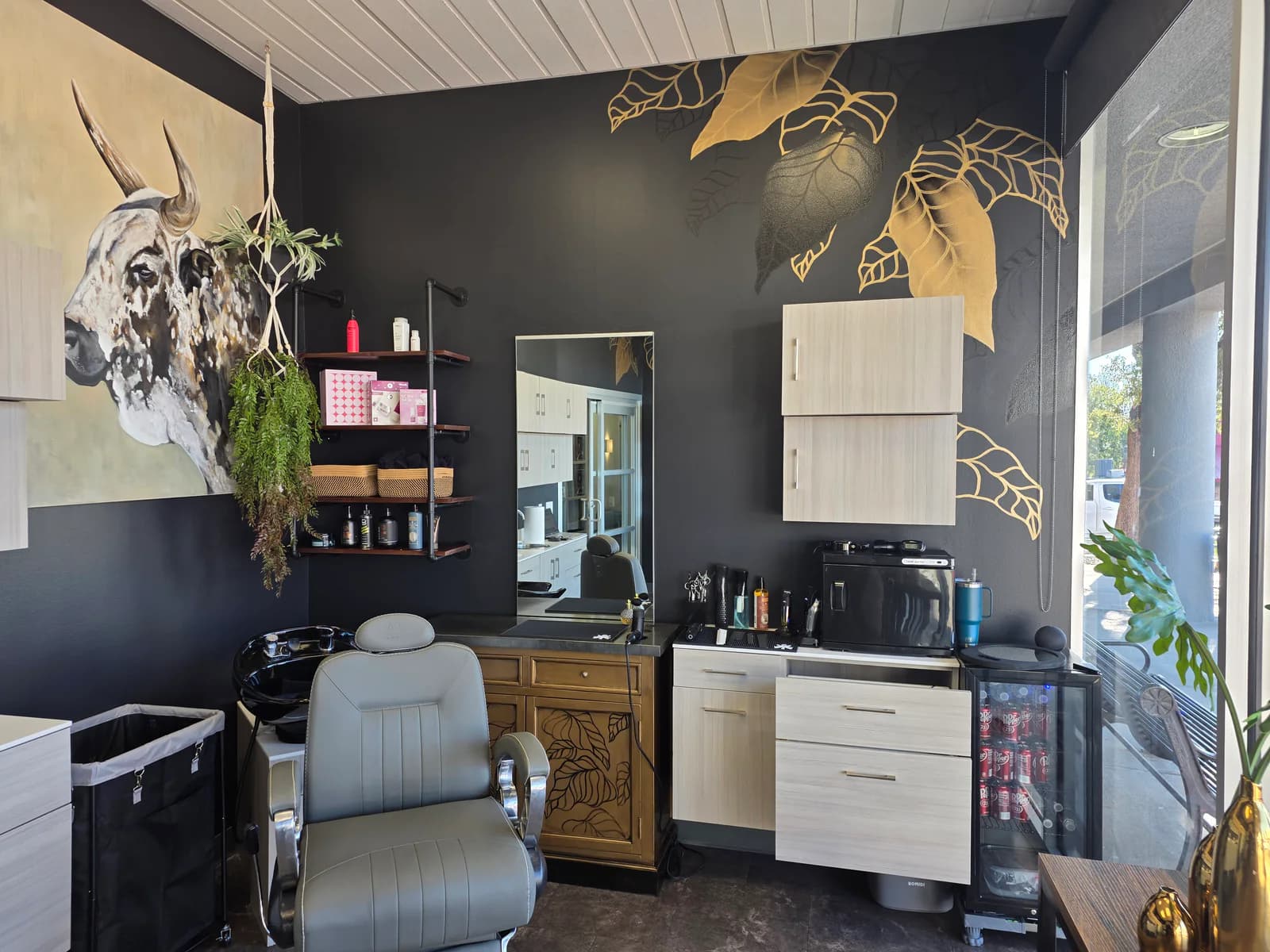 Inside Barber Paul F in Georgetown