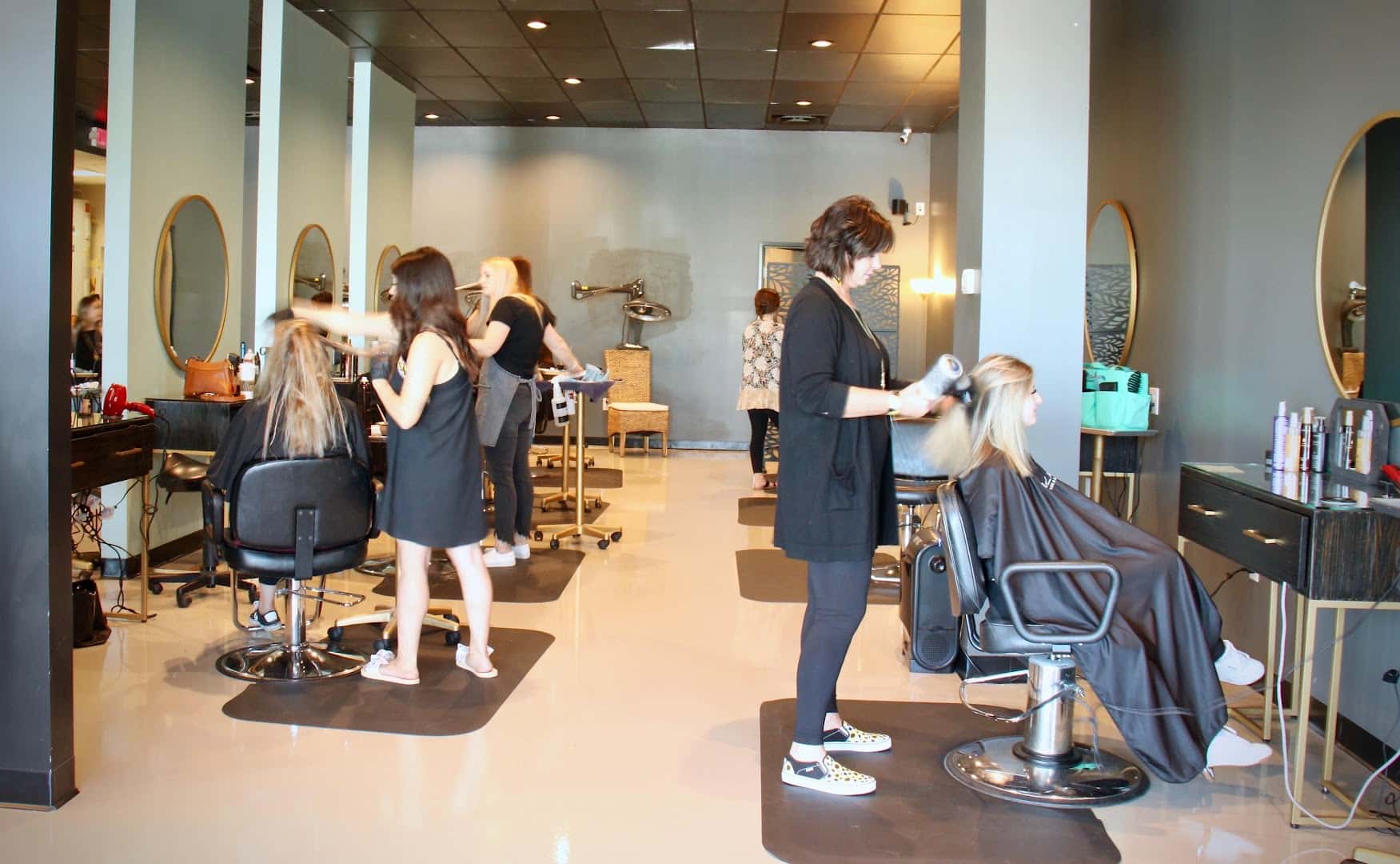 Posh Salon — Hair Salons & Barbers photo 1 of 5