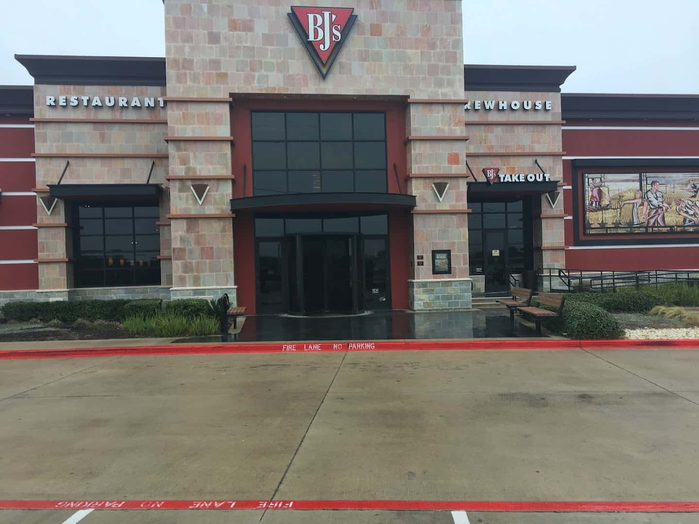 BJ's Restaurant & Brewhouse — Restaurants photo 1 of 5