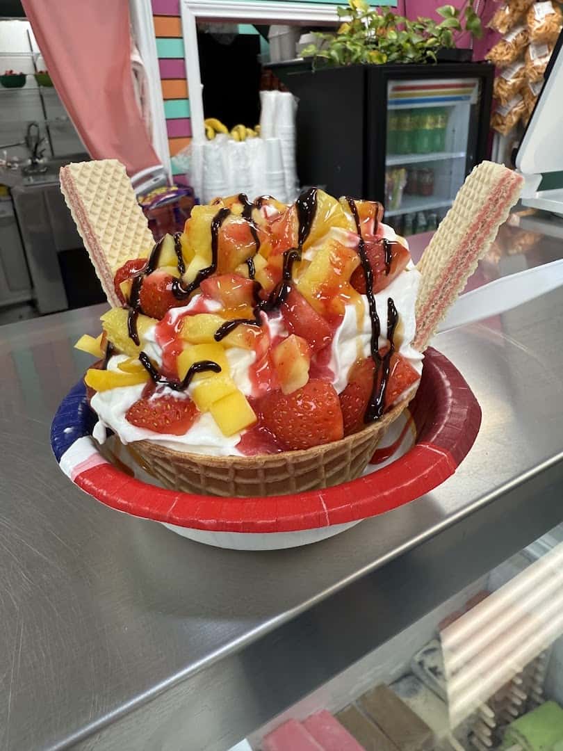 Dos Mangos Paleteria — Bakeries & Desserts photo 2 of 5