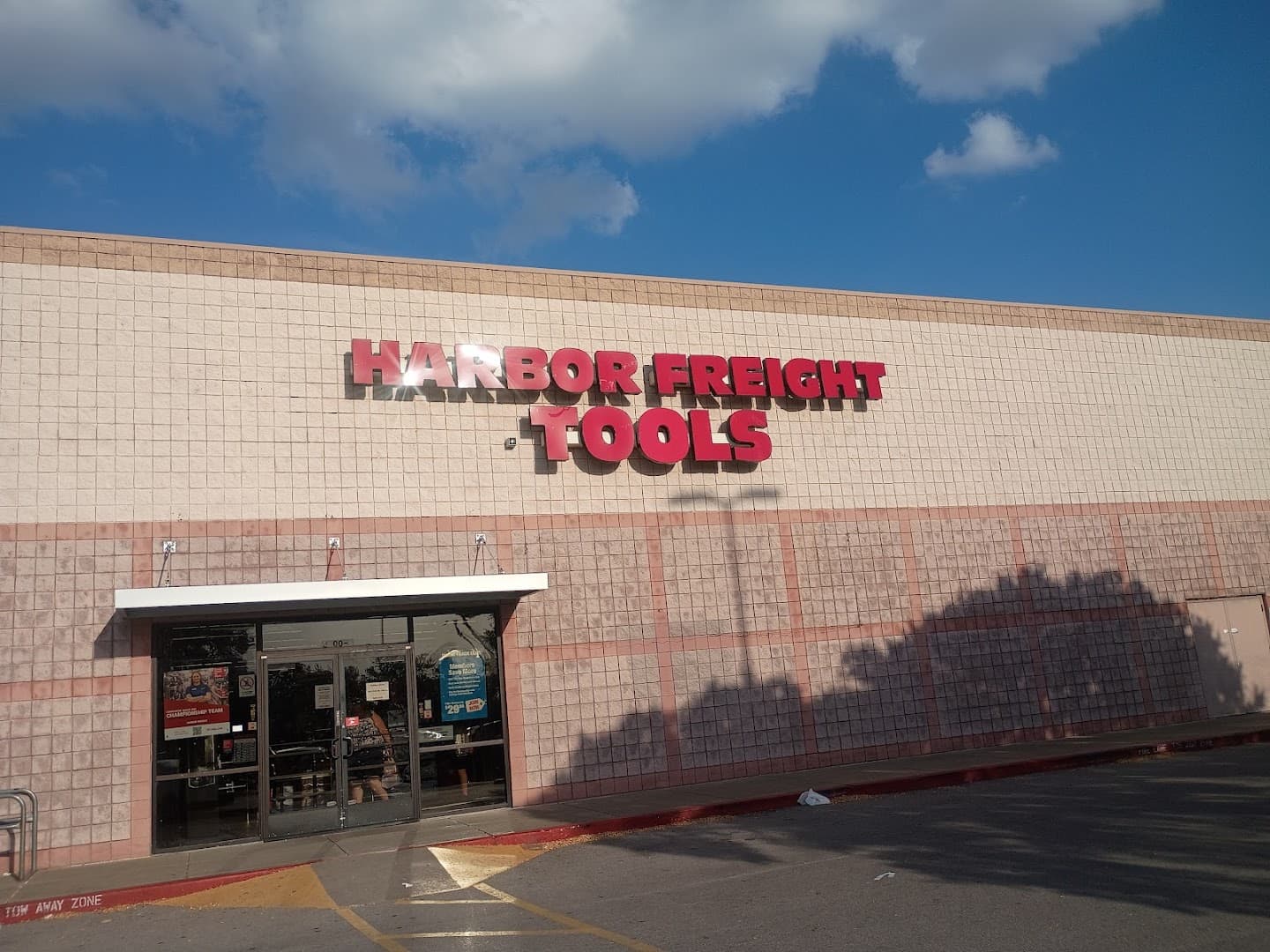 Harbor Freight — Retail & Boutiques photo 1 of 5