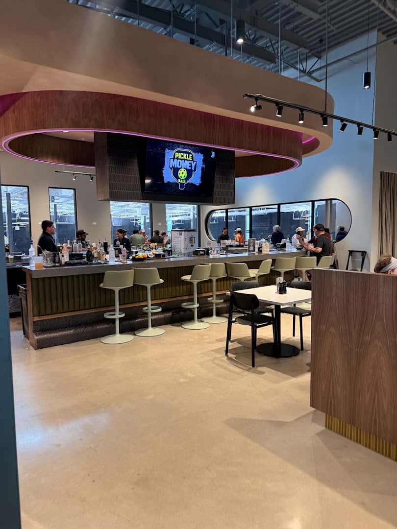 Pickledilly's — Restaurants photo 2 of 5