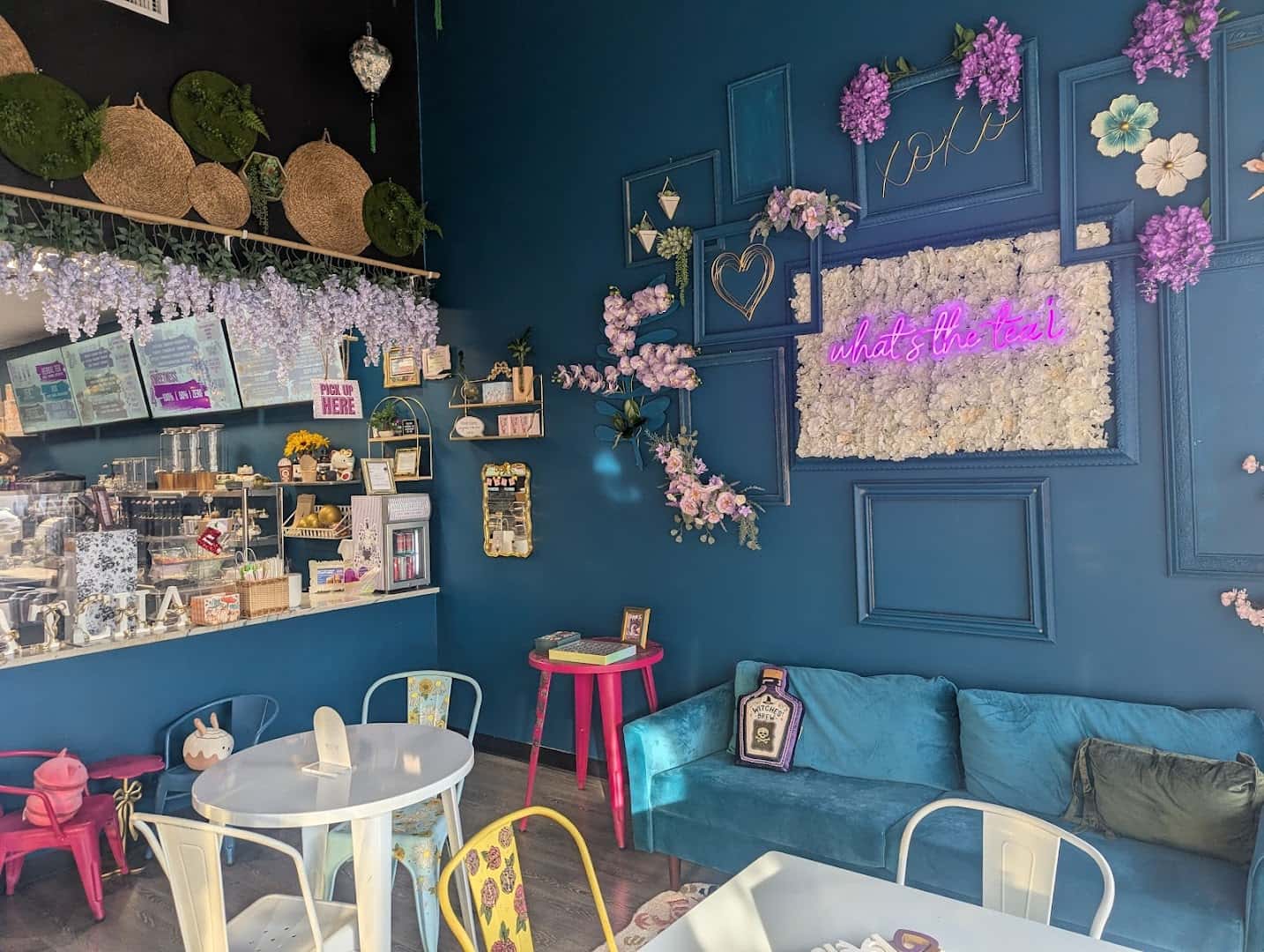 What's the Tea? — Coffee Shops & Cafes photo 3 of 5