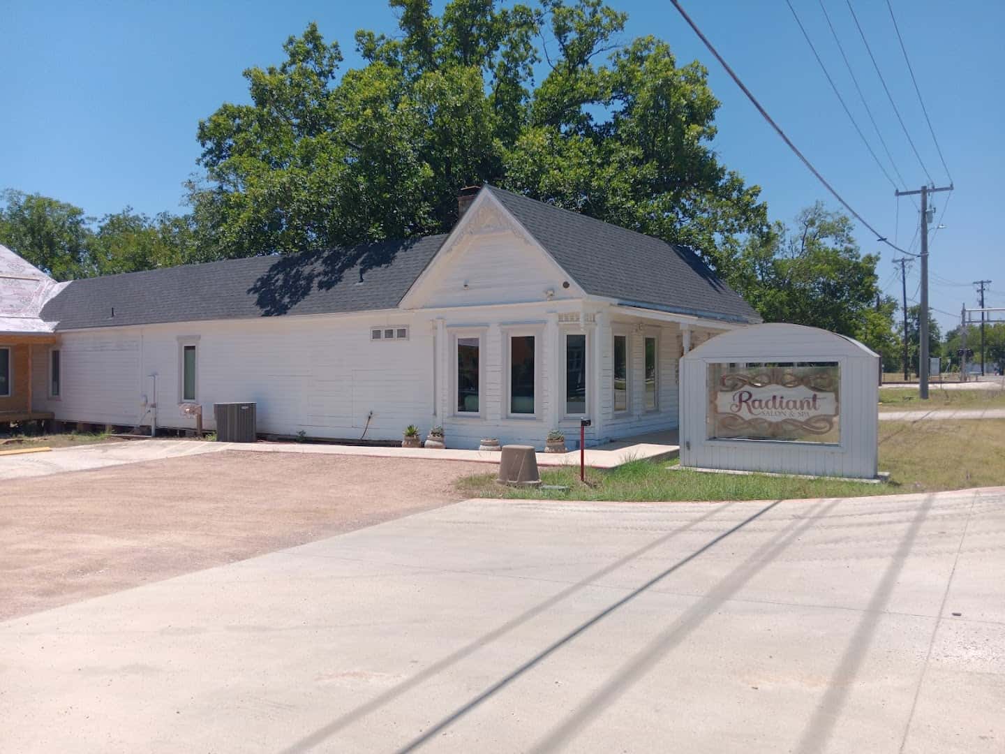 Radiant Salon & Spa — Hair Salons & Barbers photo 1 of 5