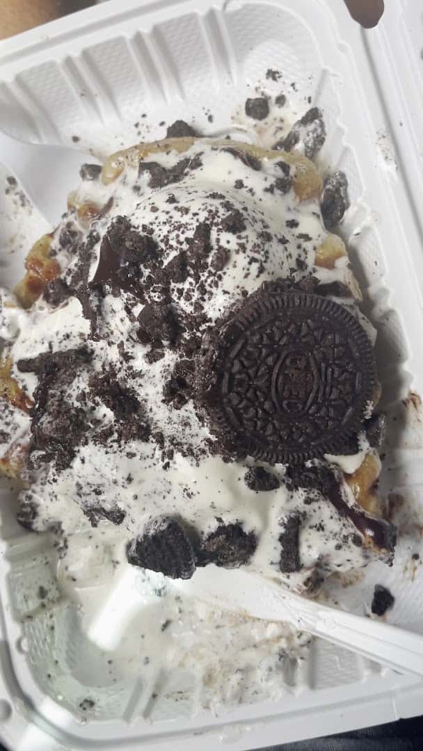 Shake's Frozen Island — Bakeries & Desserts photo 2 of 5