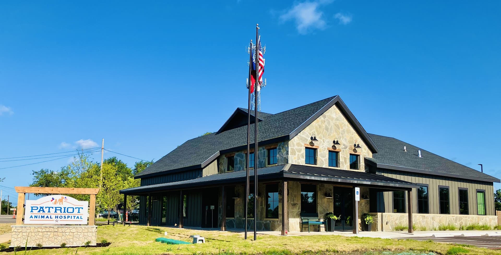 Patriot Animal Hospital — Pet Services photo 1 of 5