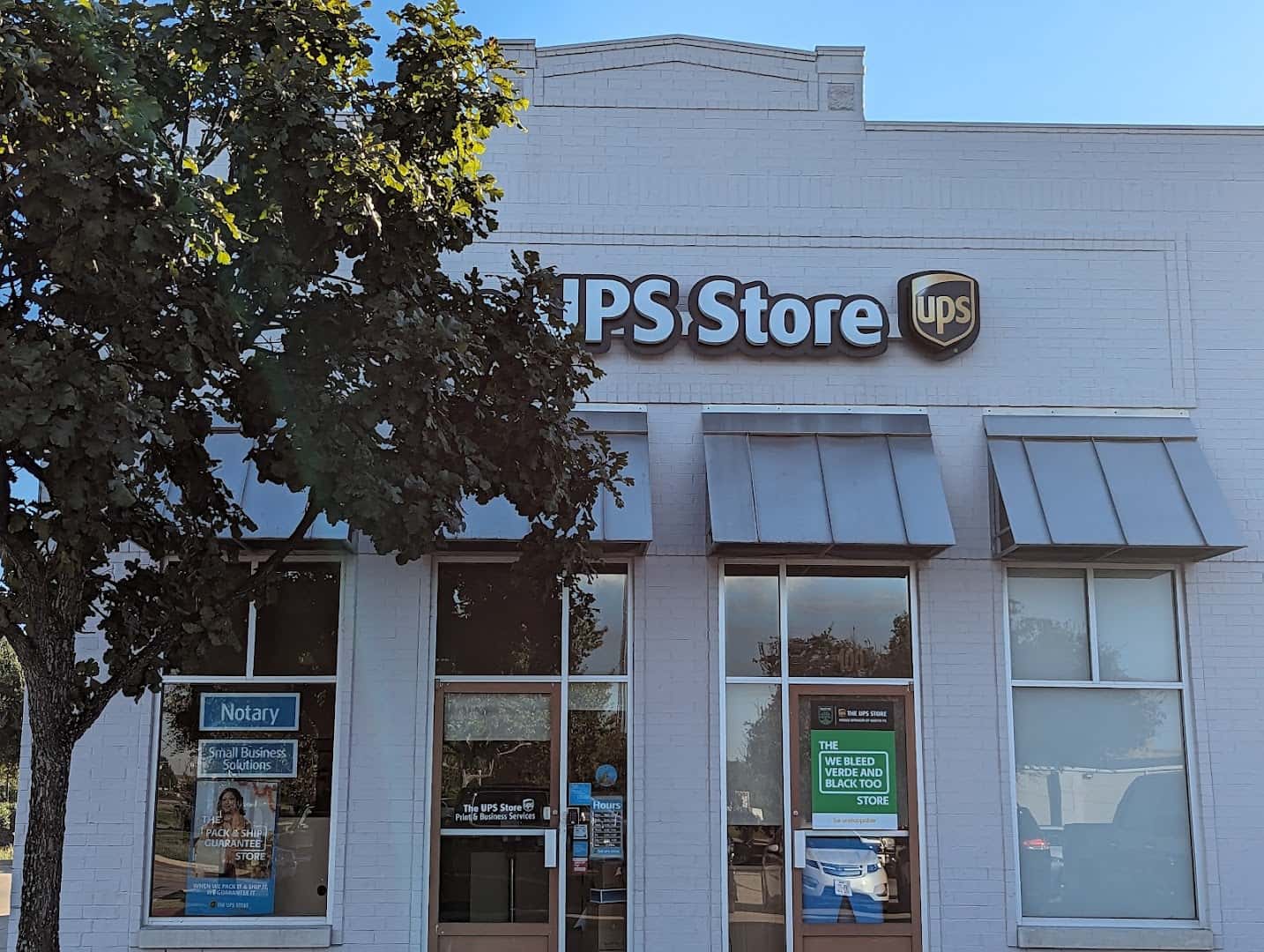 The UPS Store — Financial & Accounting photo 2 of 5