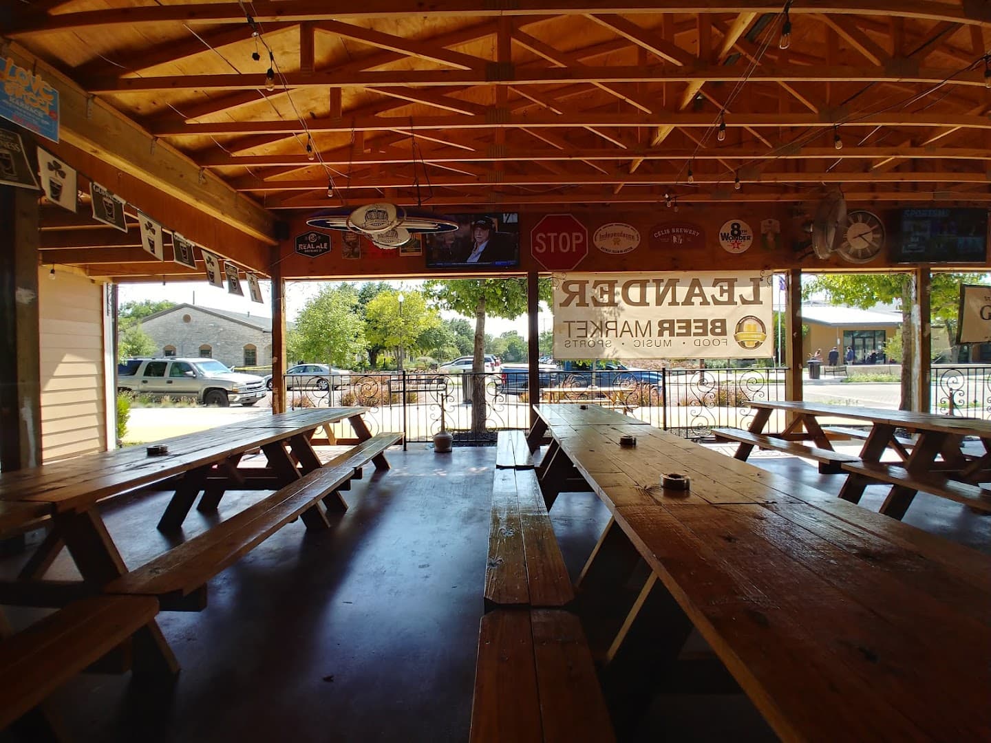 Leander Beer Market — Bars & Breweries photo 1 of 5
