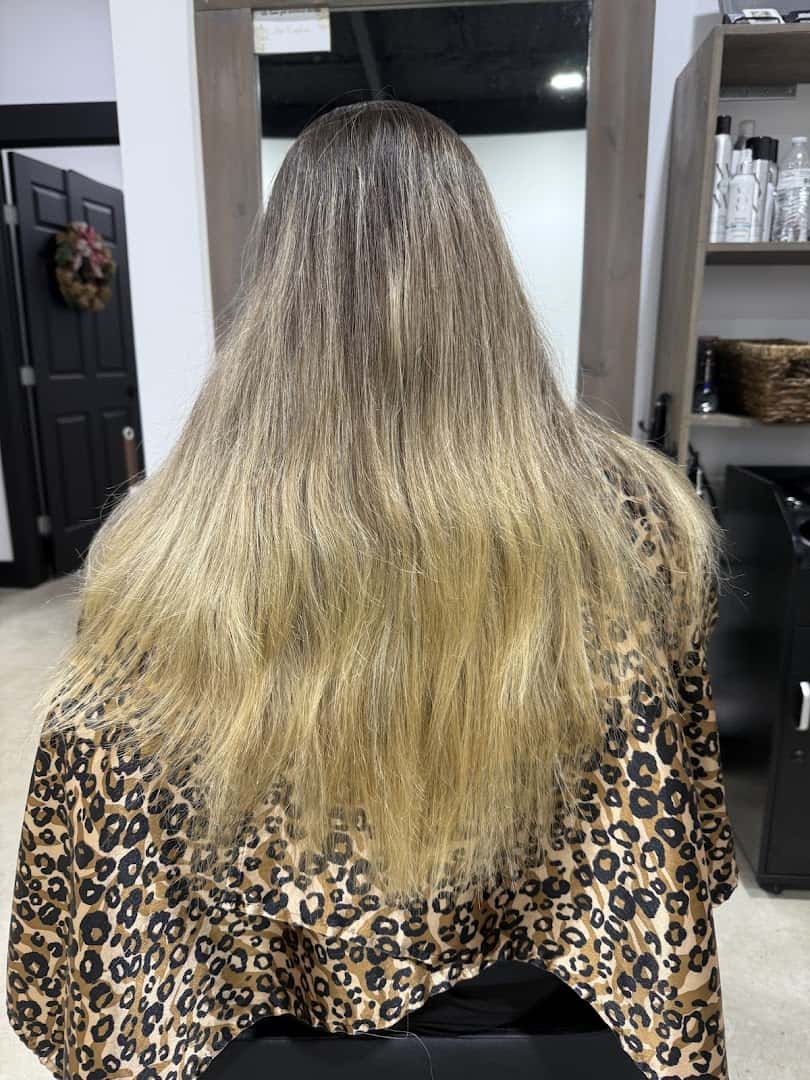 Turning Heads Salon — Hair Salons & Barbers photo 2 of 5