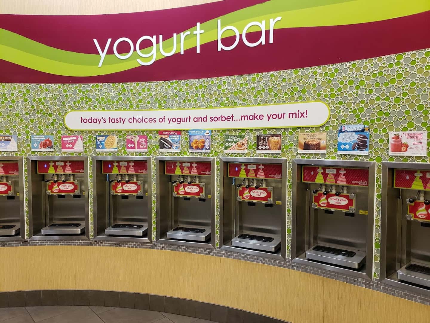 Menchie's Frozen Yogurt — Bakeries & Desserts photo 1 of 5