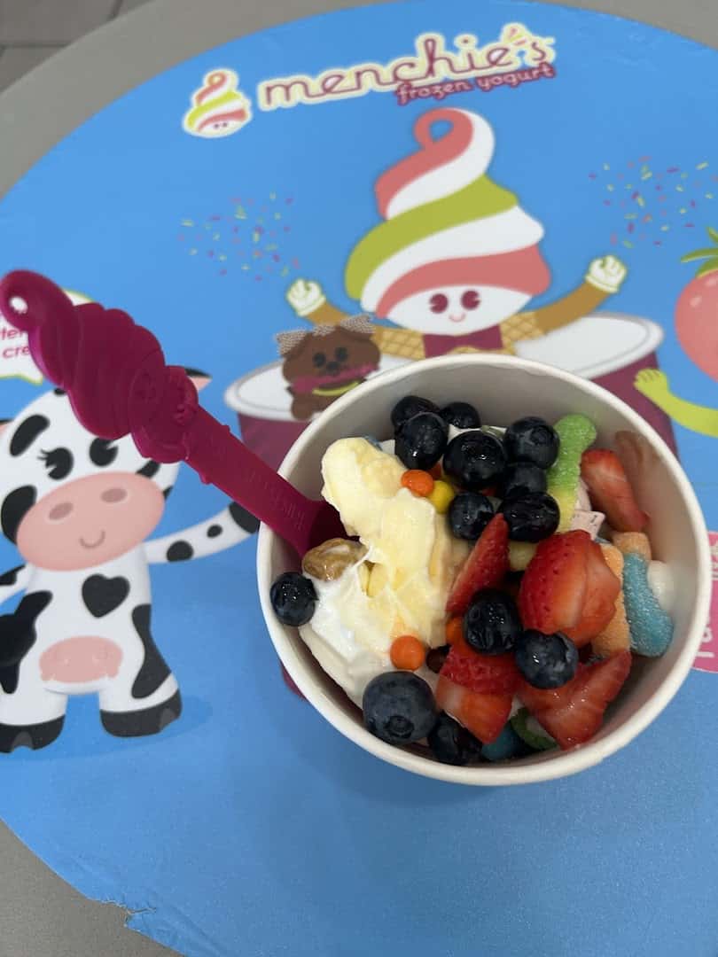 Menchie's Frozen Yogurt — Bakeries & Desserts photo 3 of 5