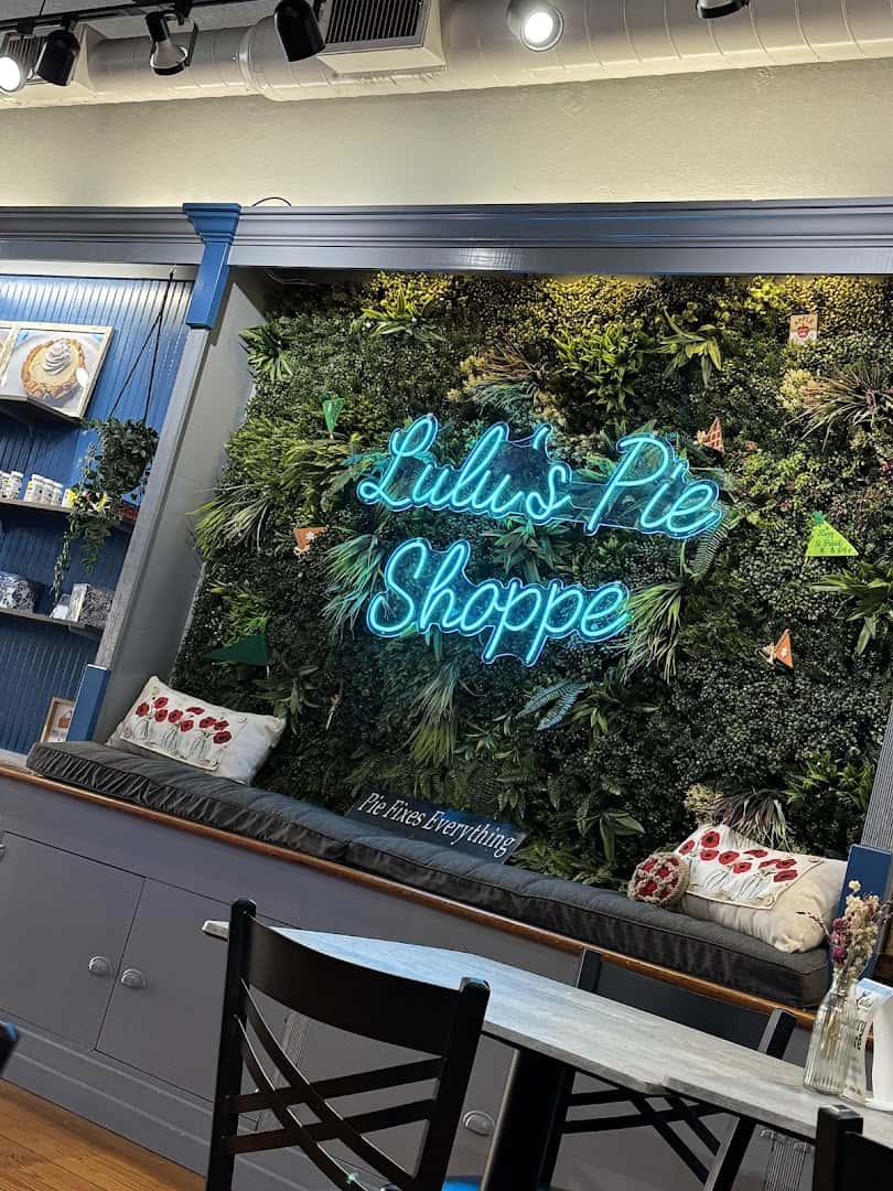 Lulu's Pie Shoppe — Bakeries & Desserts photo 3 of 5