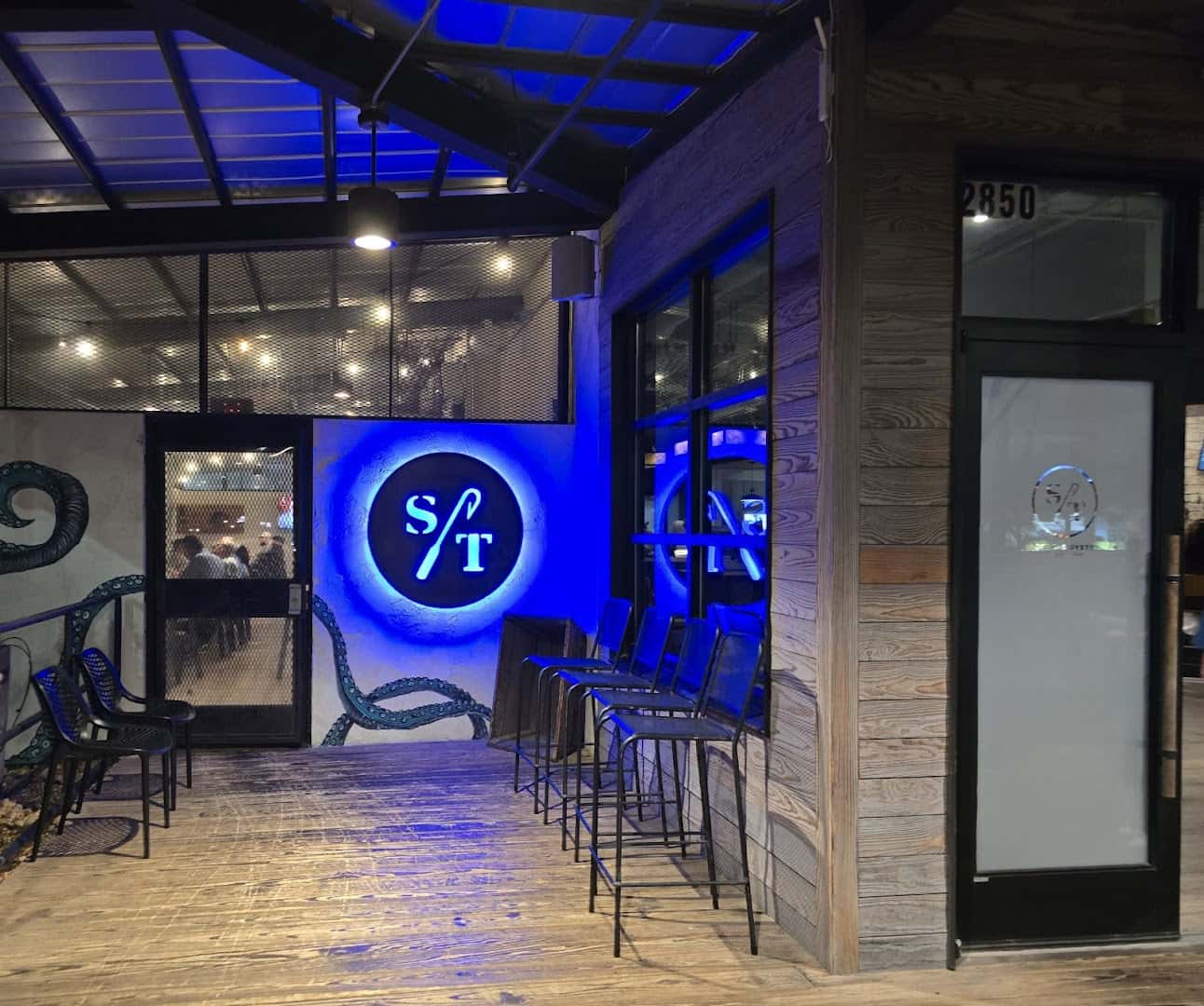 Salt Traders Coastal Cooking — Restaurants photo 3 of 5