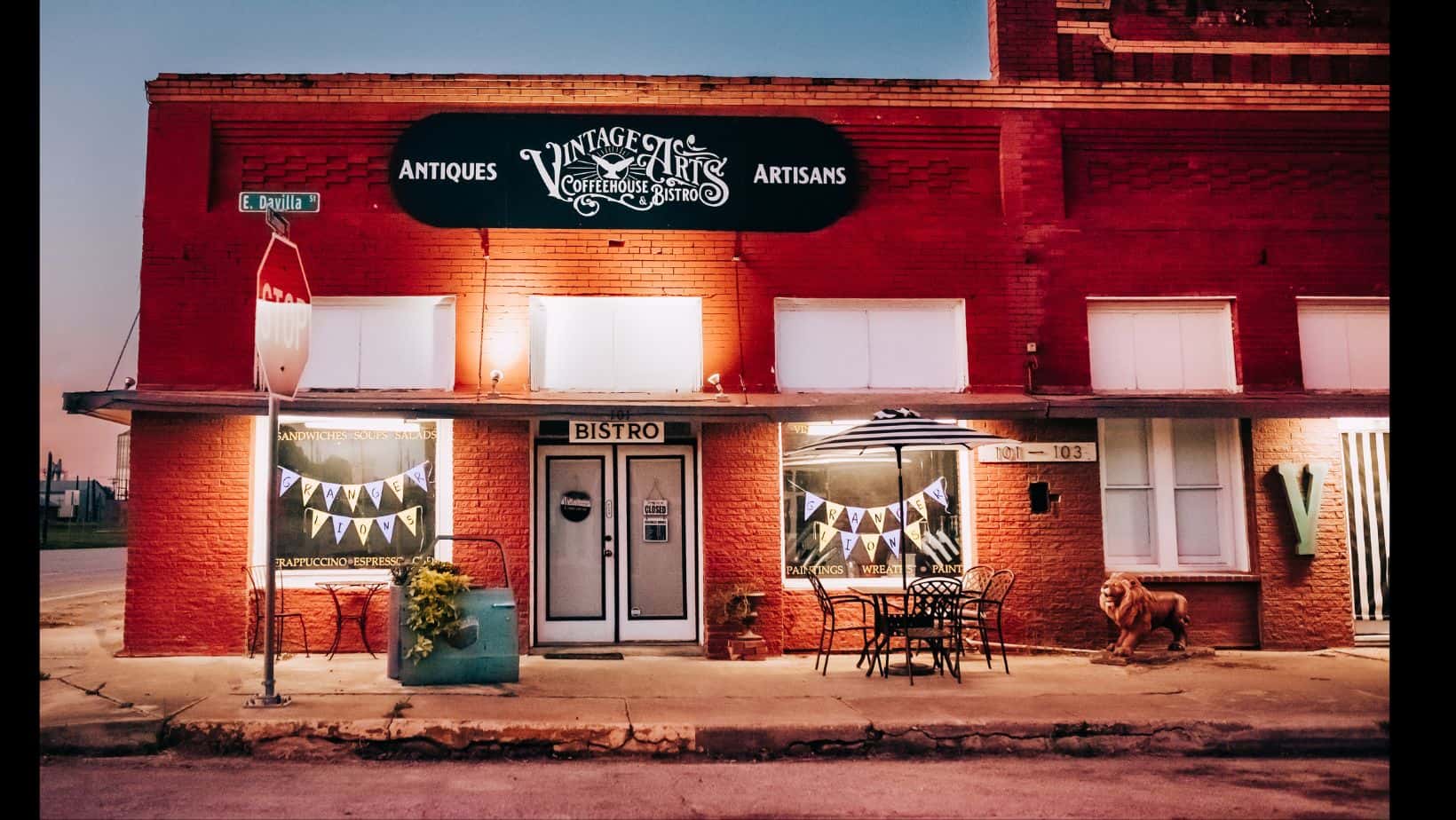 Vintage Arts Coffeehouse & Bistro — Coffee Shops & Cafes photo 1 of 5