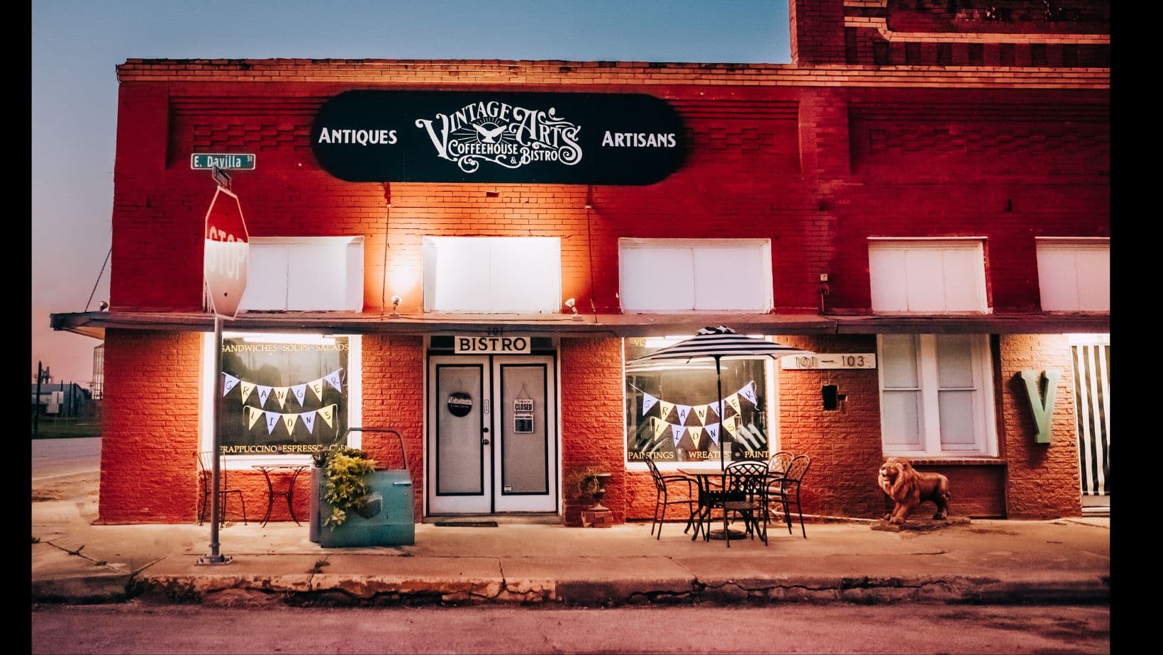 Vintage Arts Coffeehouse & Bistro — Coffee Shops & Cafes photo 1 of 5