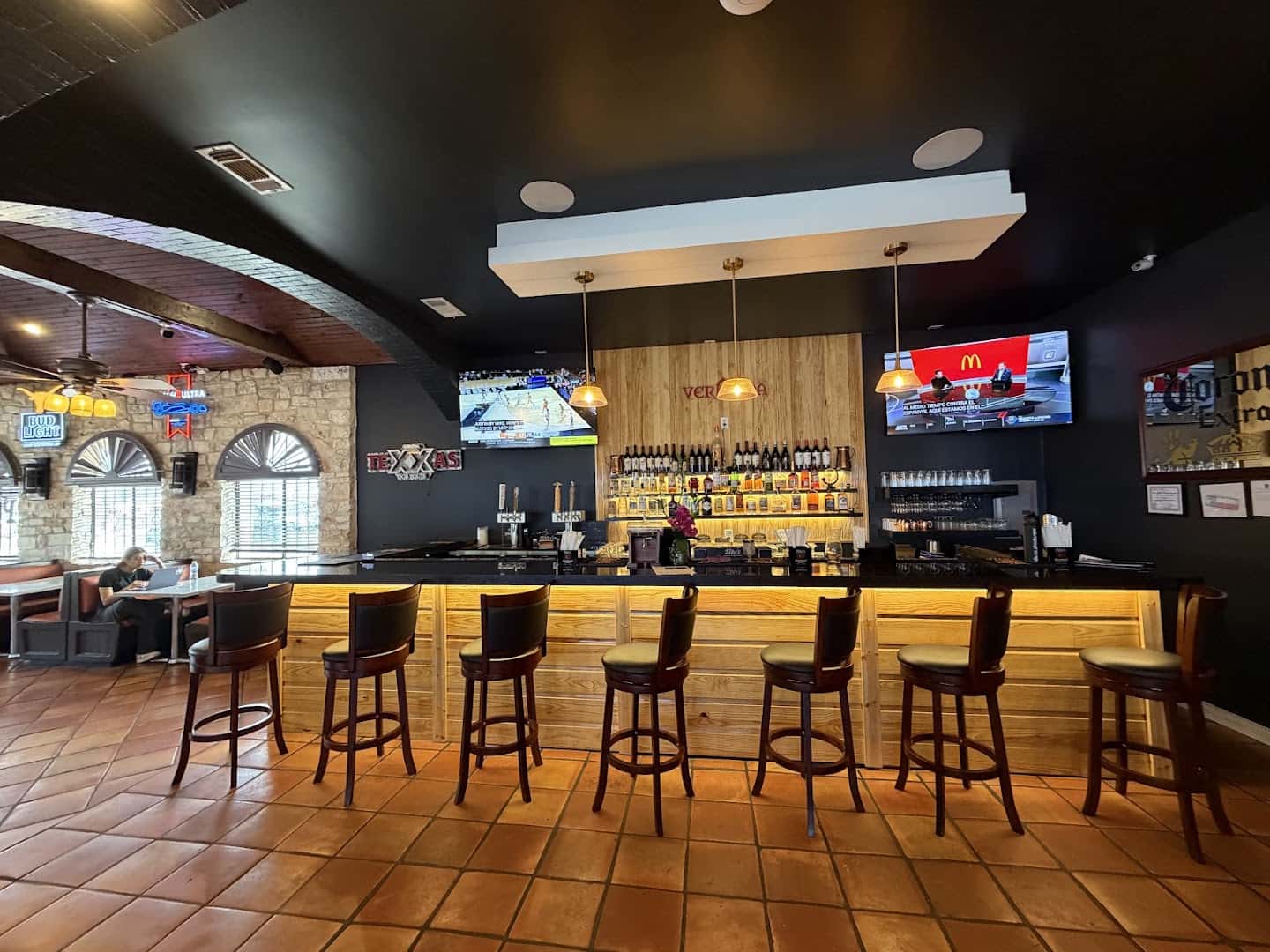 Veranda Bar & Restaurant — Restaurants photo 3 of 5