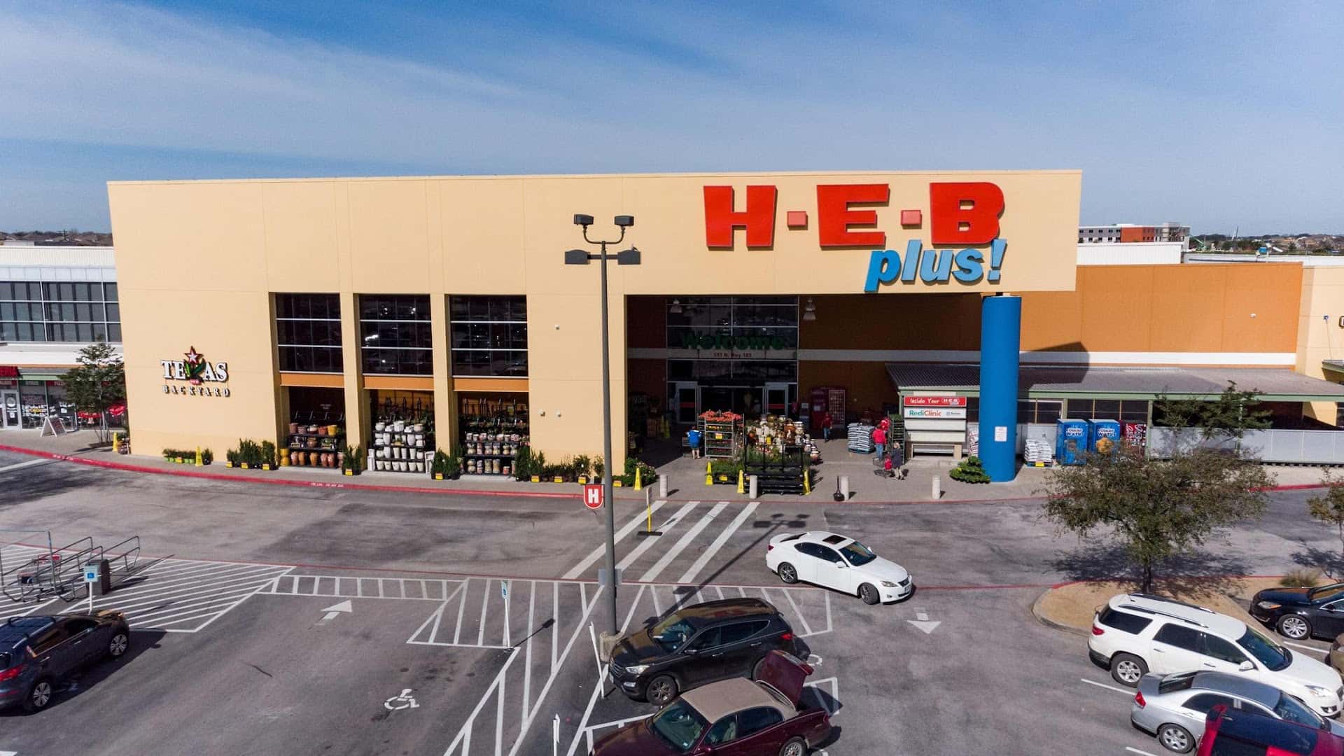 H-E-B plus! — Retail & Boutiques photo 2 of 5