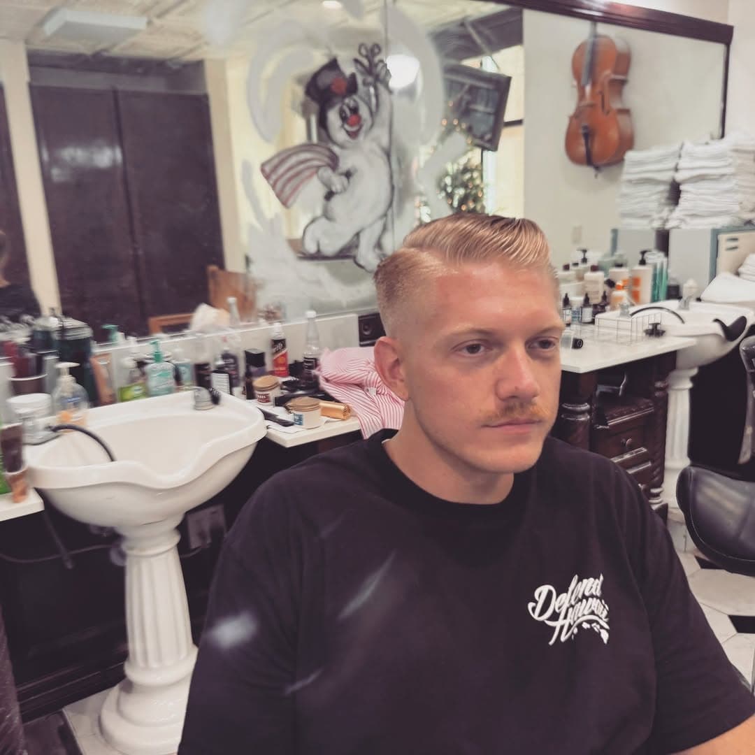 Retro Barbershop - Hair salon for Men of Round Rock — Hair Salons & Barbers photo 1 of 5