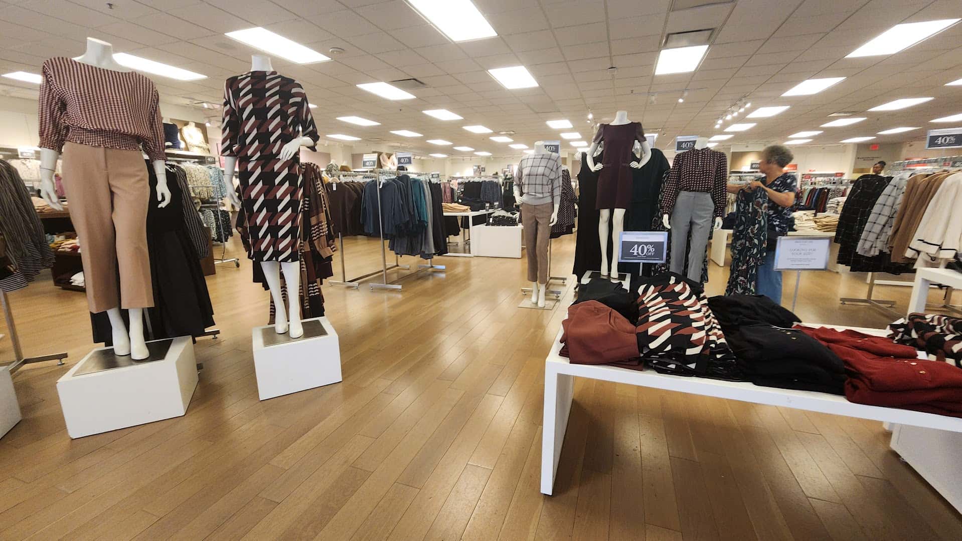 Ann Taylor Factory Store — Retail & Boutiques photo 3 of 5