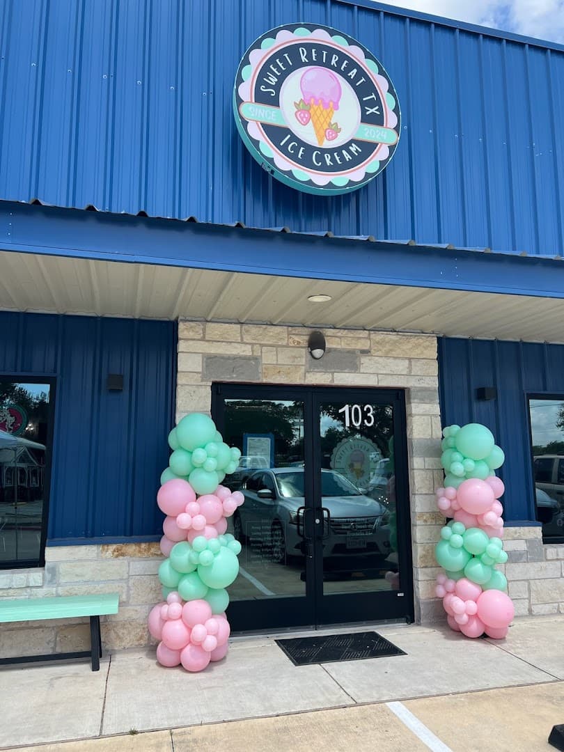 Sweet Retreat TX — Bakeries & Desserts photo 1 of 5