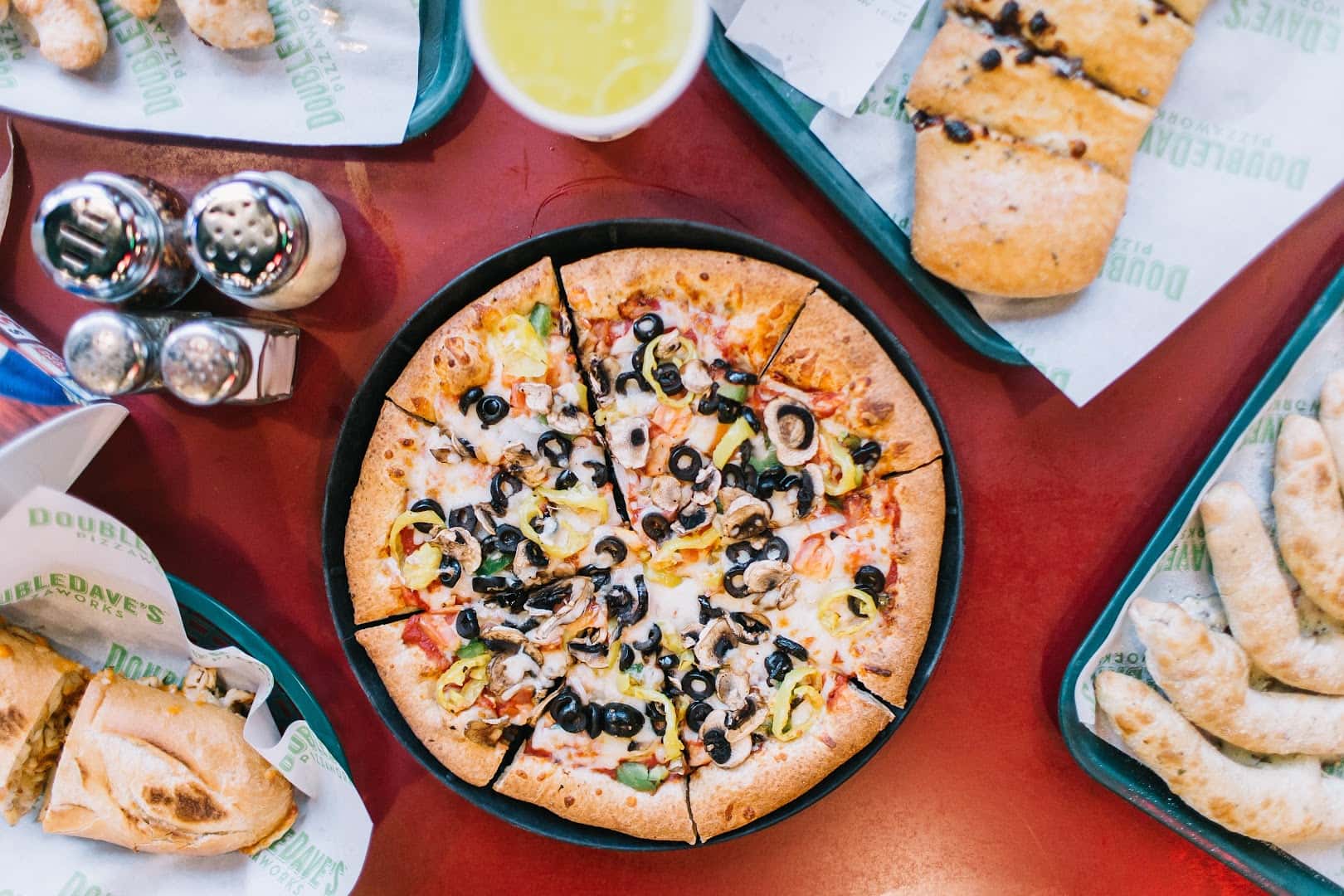 DoubleDave's Pizzaworks — Restaurants photo 2 of 5